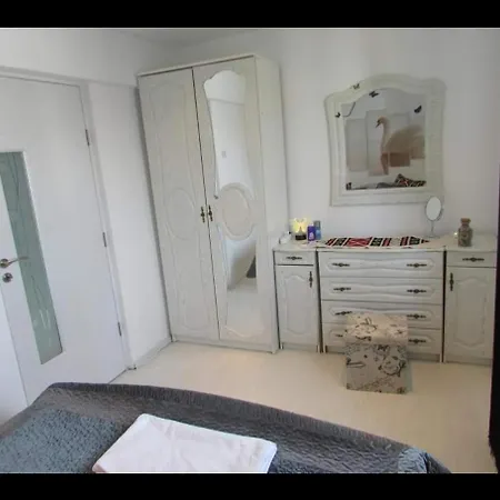 Orchid Apartment *